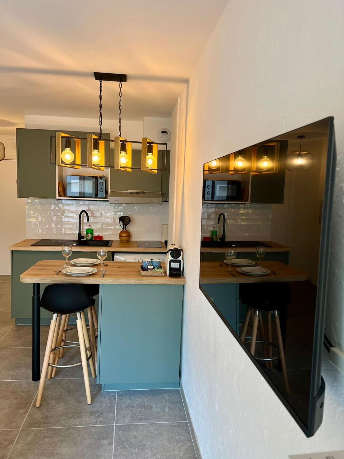 Studio Climatise, Cosy Et Calme Au Centre Ville 昂蒂布 外观 照片