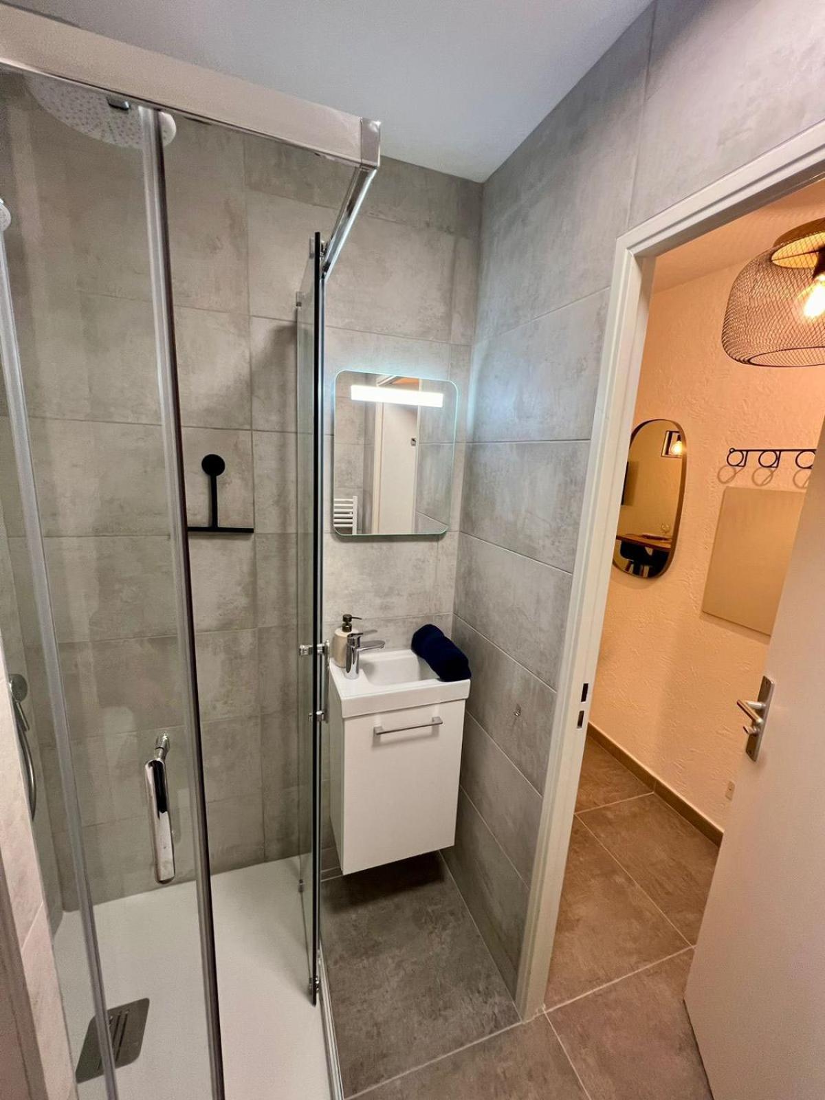 Studio Climatise, Cosy Et Calme Au Centre Ville 昂蒂布 外观 照片